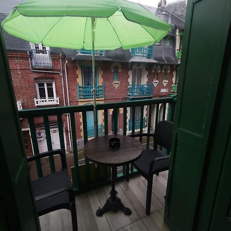 Appartement Avec Balcon Au 1Er Etage Vue Laterale Mer A 50 Metres De La Plage A Mers Les Bains. Экстерьер фото