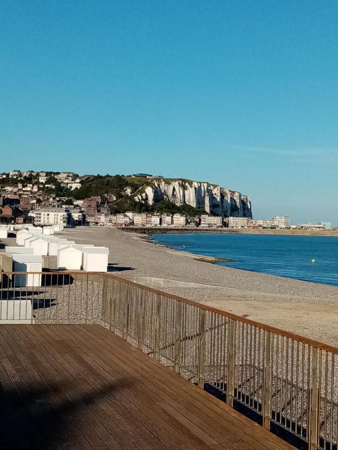Appartement Avec Balcon Au 1Er Etage Vue Laterale Mer A 50 Metres De La Plage A Mers Les Bains. Экстерьер фото