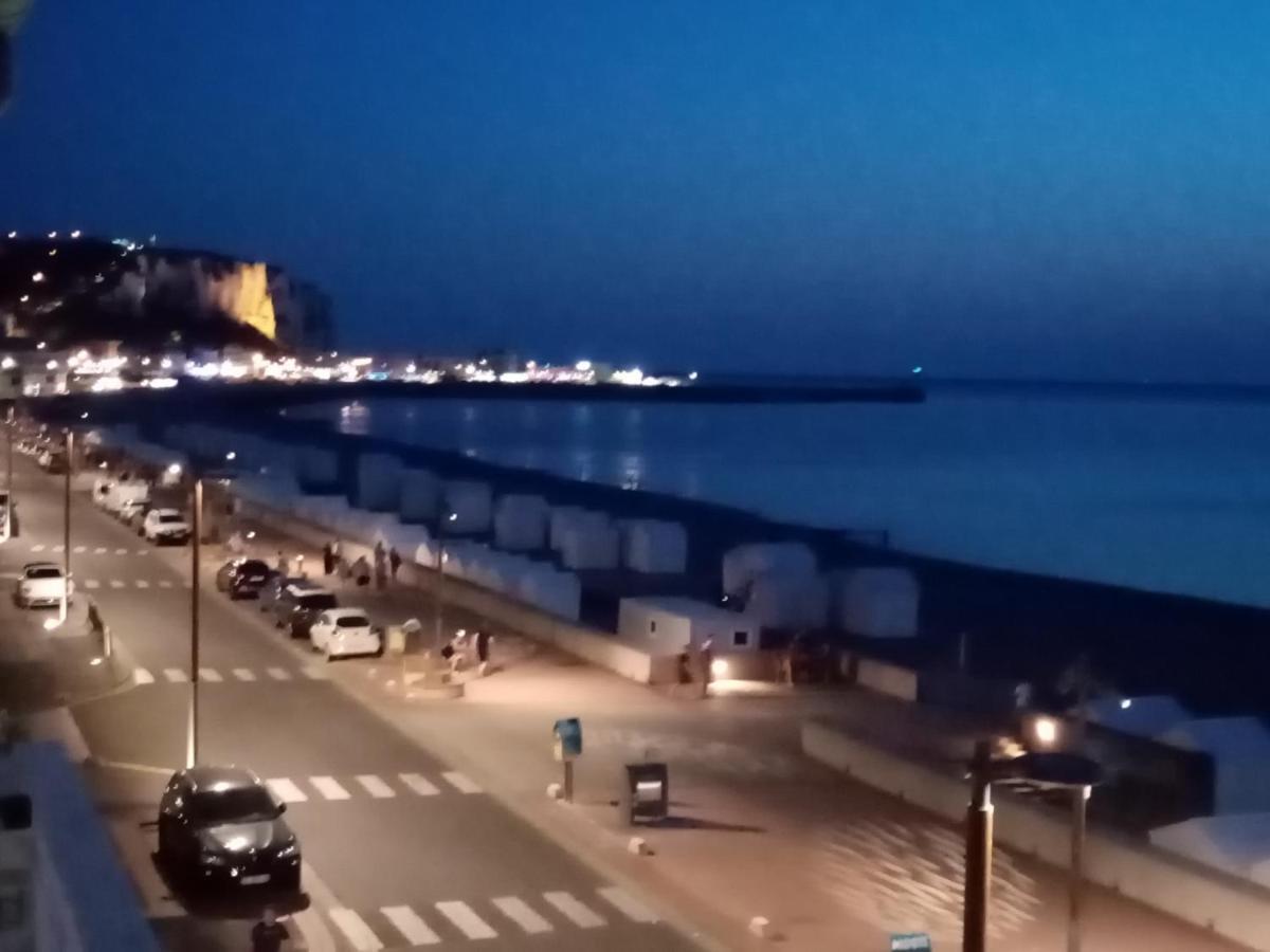 Appartement Avec Balcon Au 1Er Etage Vue Laterale Mer A 50 Metres De La Plage A Mers Les Bains. Экстерьер фото